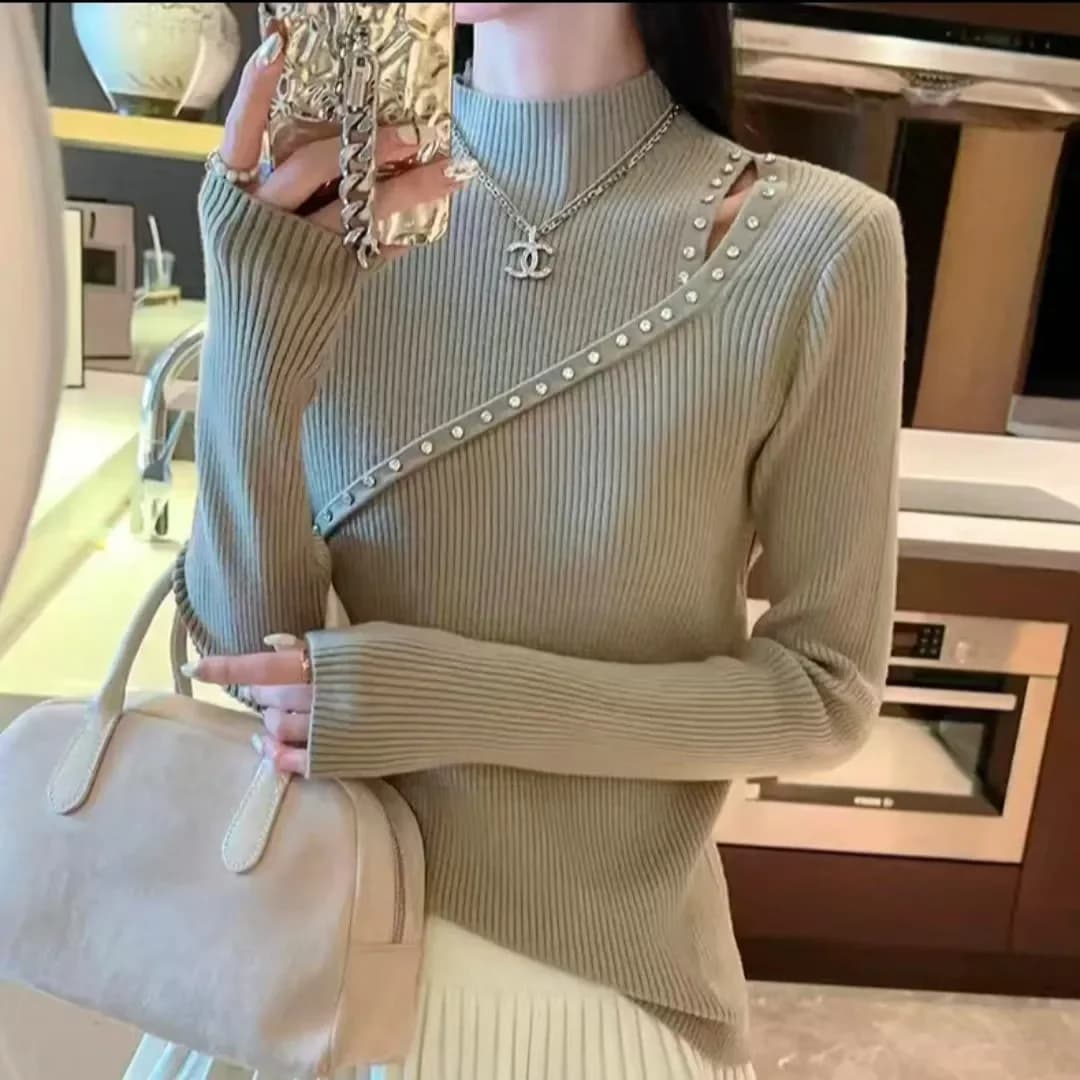 Maglia da Donna alla Moda con Collo Semi-Alto Traforato, Maglione Lavorato a Maglia con Perline Incastonate, Top Interno per Autunno e Inverno
