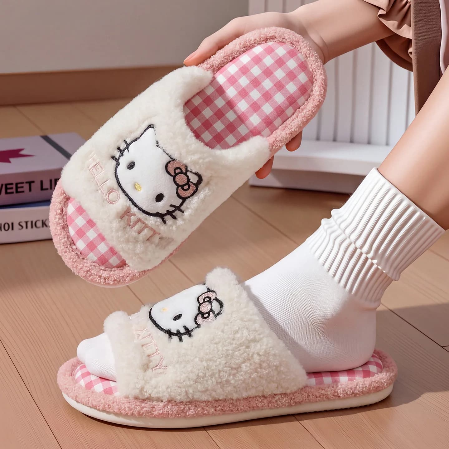 Pantofole da Donna Hello Kitty Kawaii Primavera Autunno, Ciabatte Sanrio a Punta Aperta Calde Antiscivolo per Interni, Comode Scarpe da Casa per Studentesse con Cartoni Animati Carini