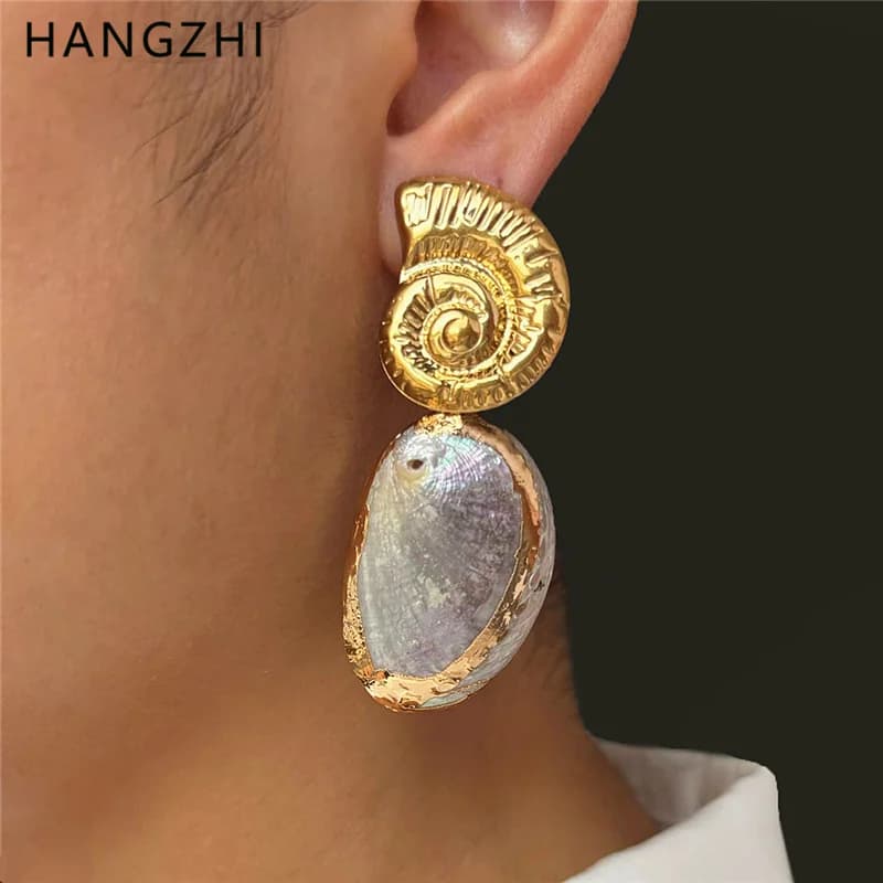 HangZhi Elegante orecchino lungo a goccia color oro con conchiglia naturale in acciaio inossidabile Gioielli da donna personalizzati alla moda per le donne