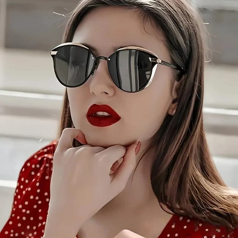 Occhiali da sole con montatura Cat Eye alla moda e di fascia alta per occhiali da sole di lusso per fotografia di strada all'aperto da donna UV400