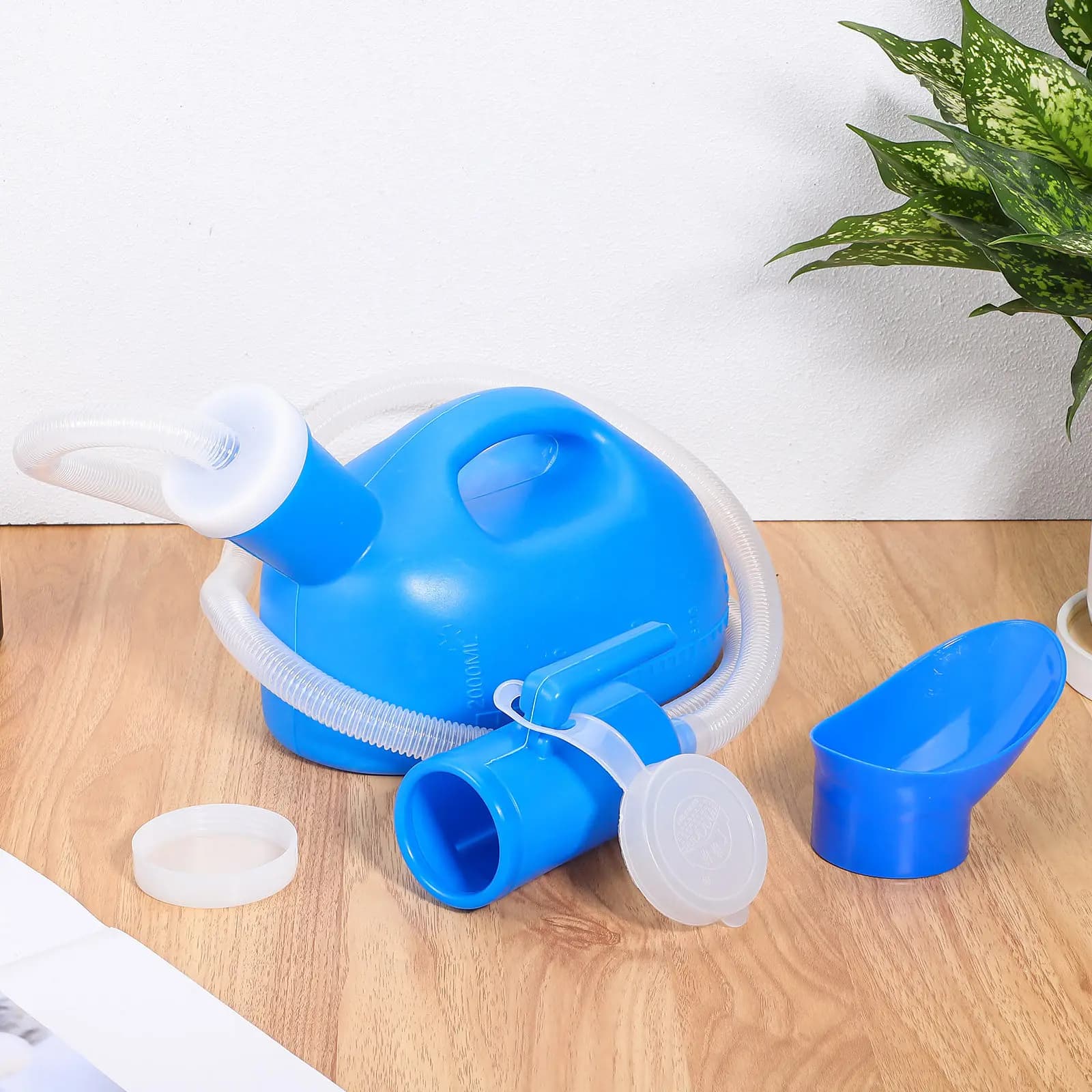 2000Ml Portable Urinal Women Large Capacity Lightweight Reusable Urine Bottle Travel Pee Container Camping Car Elderly