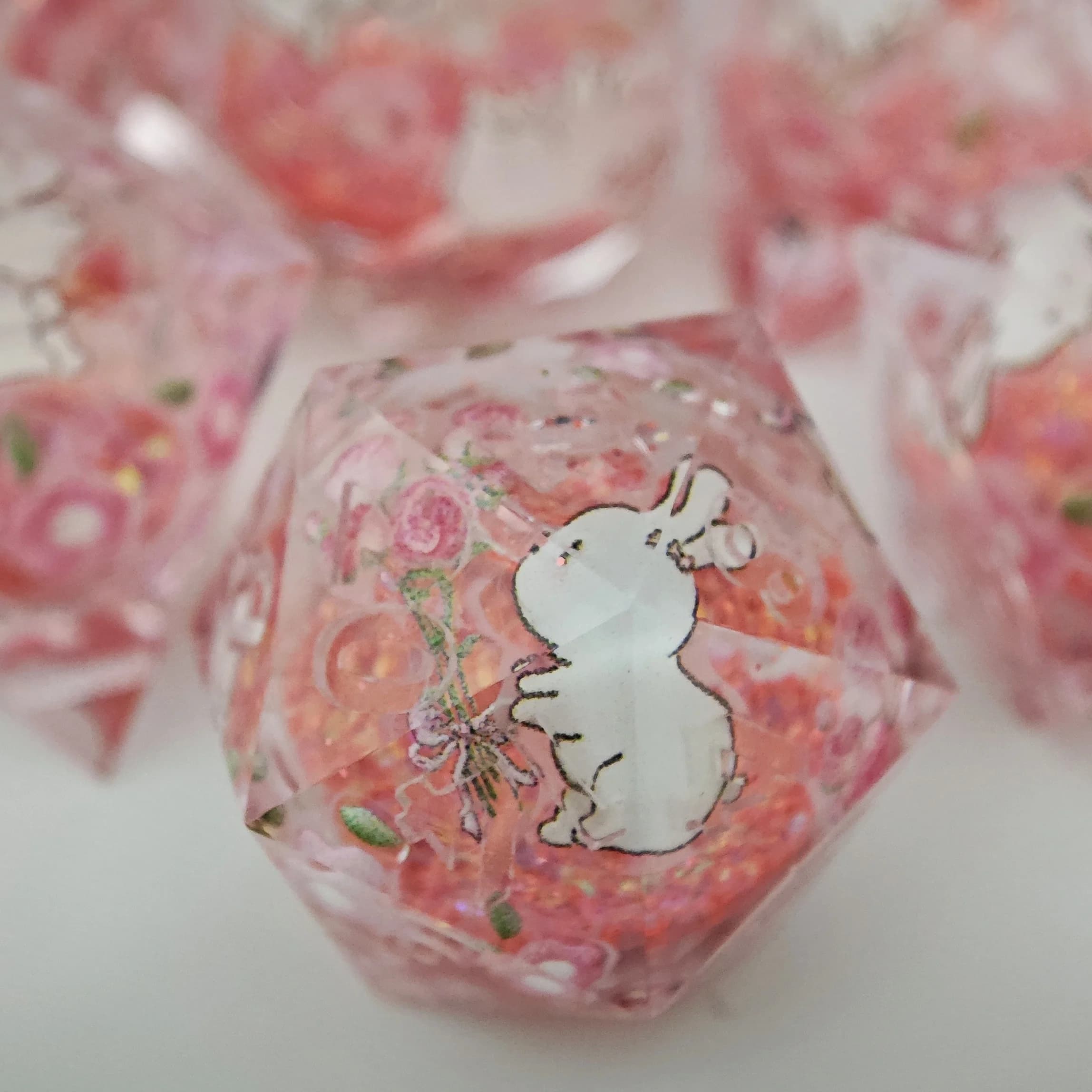 Nuovo Design Rosa Coniglio DND Dice Set Fatti A Mano FAI DA TE Font Colore Dadi In Resina per TRPG Dungeons & Dragons Gioco Da Tavolo D6 D20 Dadi FAI DA TE