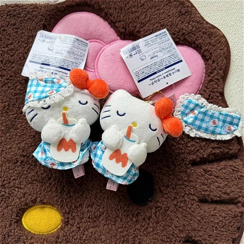 2026 Portachiavi Sanrio HelloKitty Kawaii Maschera per gli occhi per il sonno Serie Peluche Bambola Zaino Ciondolo Regalo di San Valentino