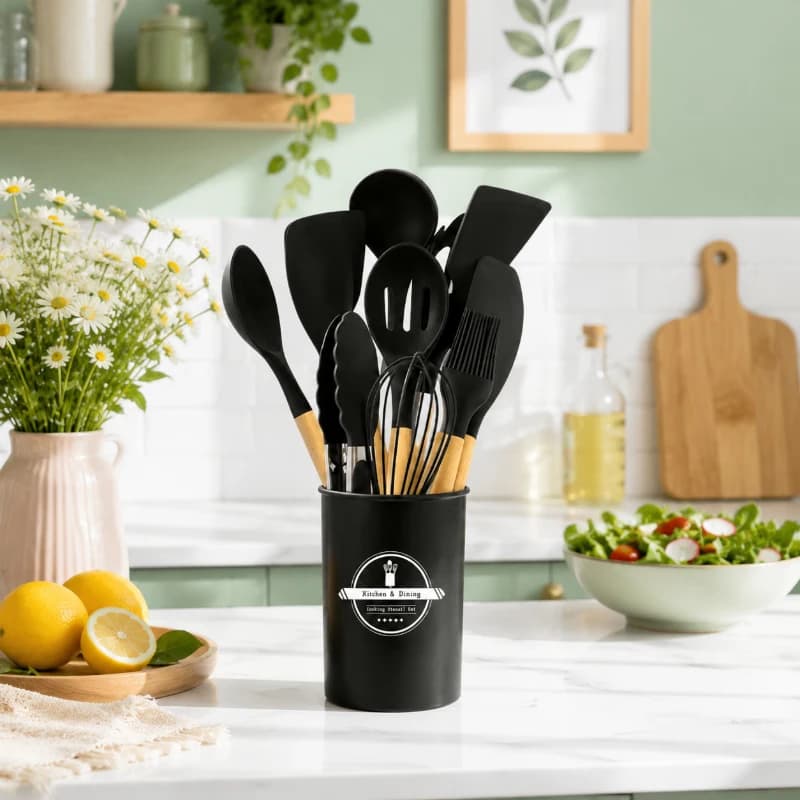 Set di 12 Utensili da Cucina in Silicone Nero con Manici in Legno, Strumenti Antiaderenti, Regalo Pratico per la Cucina Quotidiana