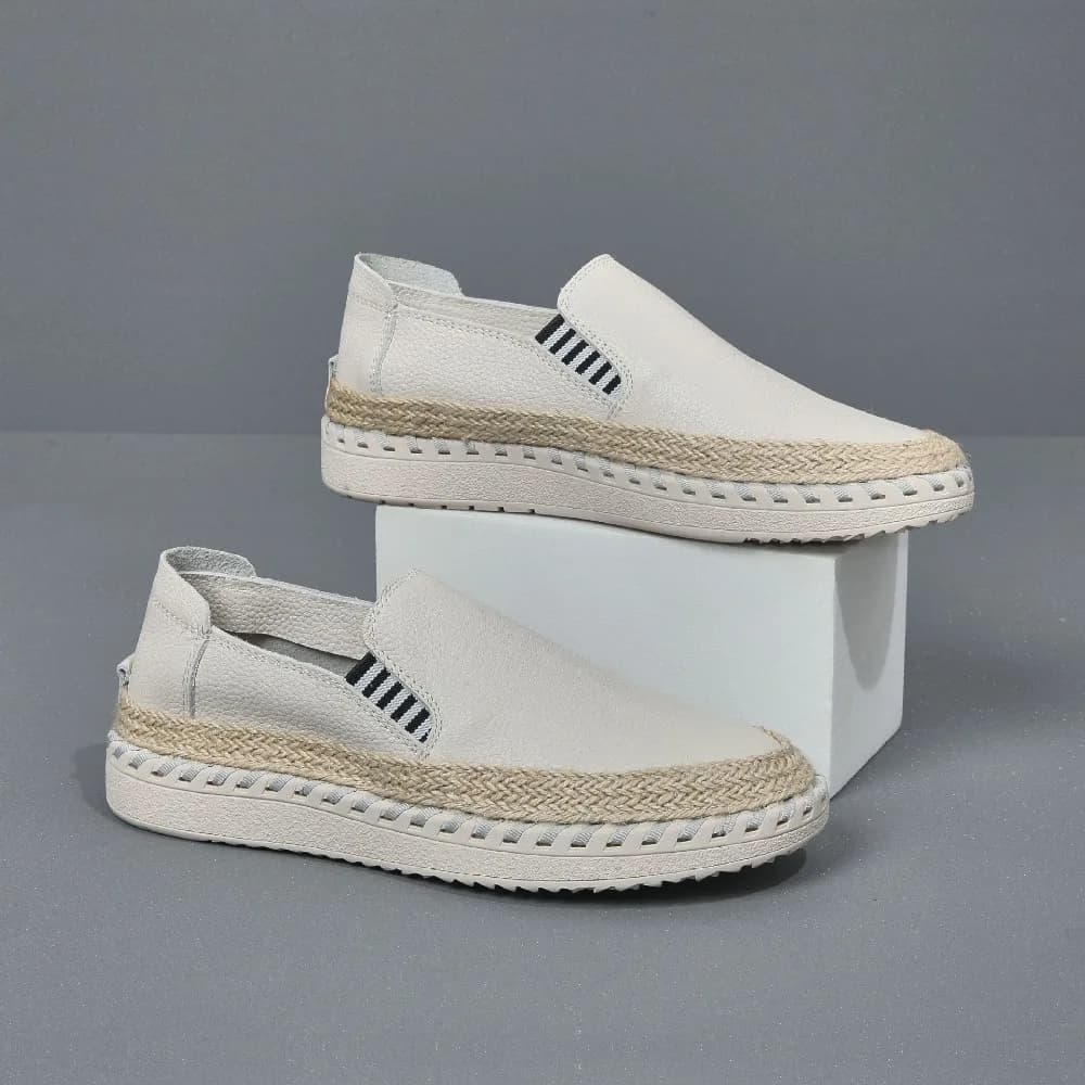 Scarpe casual da uomo nuova estate da uomo in vera pelle cucite a mano scarpe da pesca in erba intrecciata casual un piede scarpe da uomo mocassini uomo
