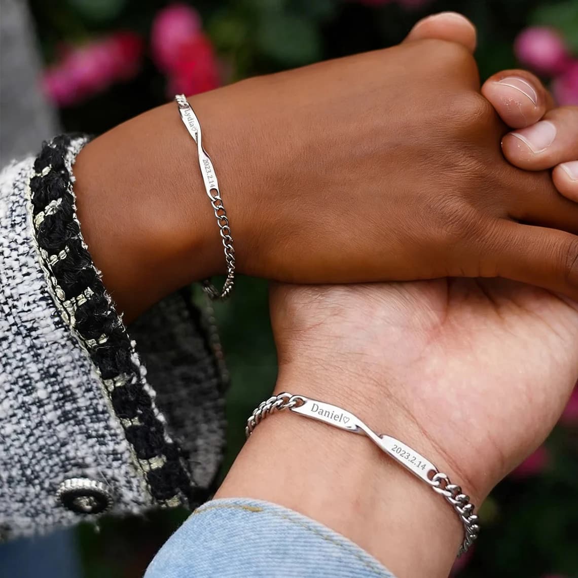 Bracciale Mobius Personalizzato con Incisione per Uomo e Donna, Gioiello in Acciaio Inox con Nome e Data Personalizzabili, Regalo Fai-da-Te per Coppie