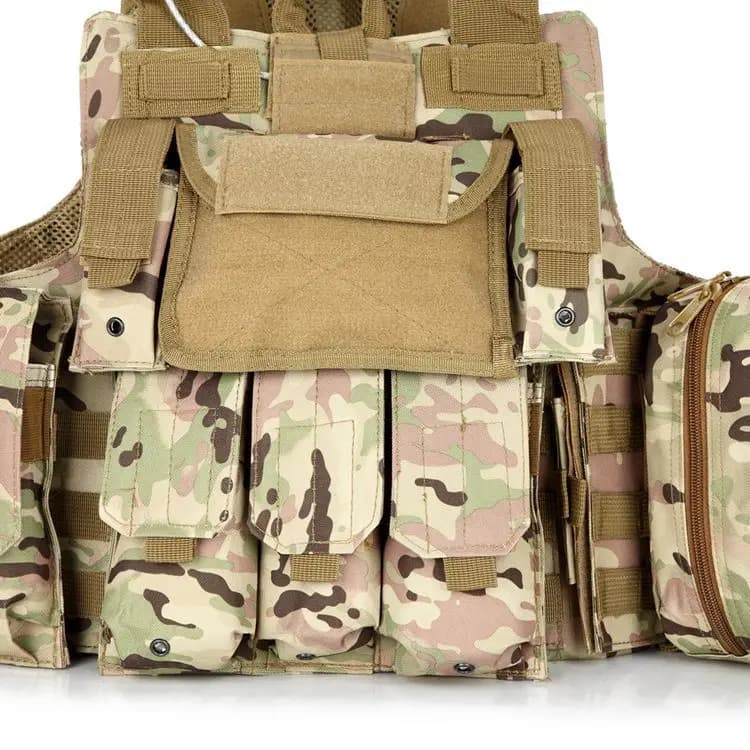 Tactical vest, steel wire vest, CS equipment, outdoor camouflage tactical vest, multifunctional vest