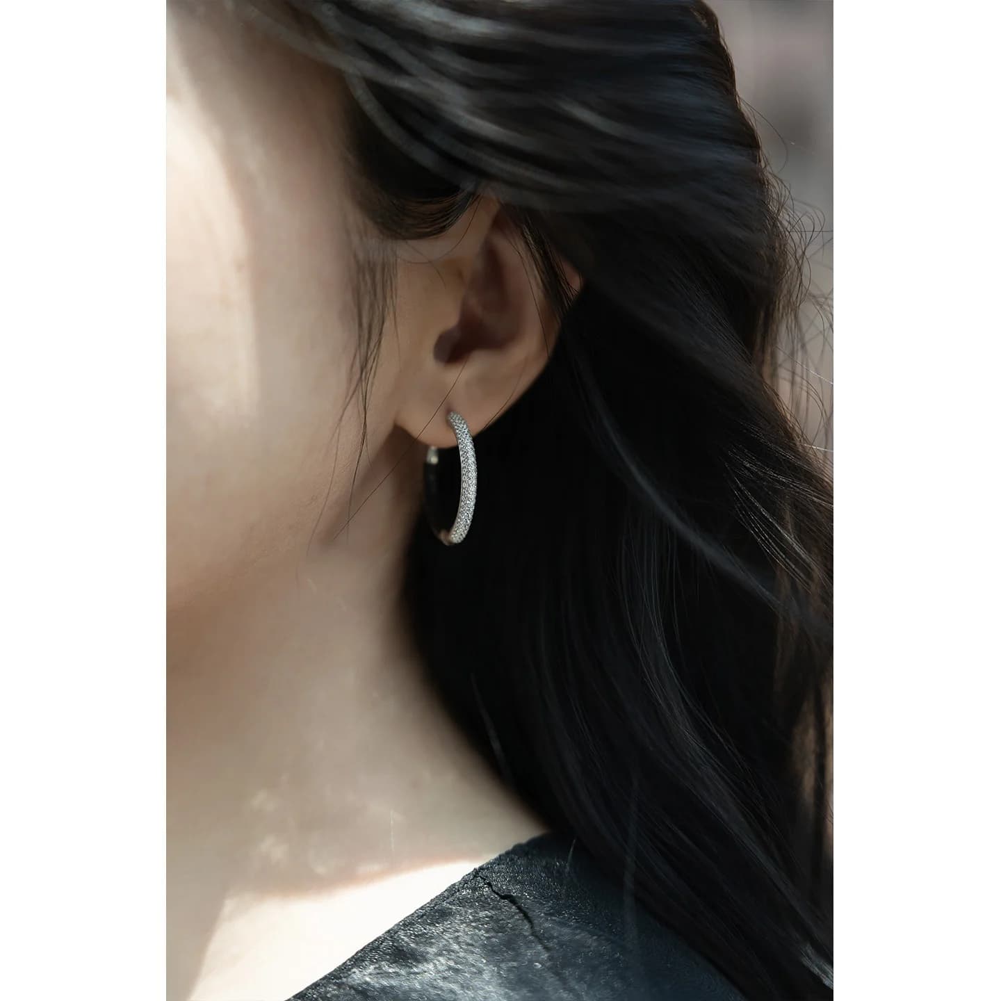 Elegant Small Circle Design 925 Silver Embedded Zirconium Stone Stud Earrings Fashionable Accessory for Women