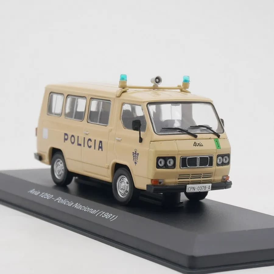 Modellino in Scala 1:43 Diecast Ixo, Auto della Polizia Nazionale Spagnola Avia 1250 del 1981, Modello in Lega