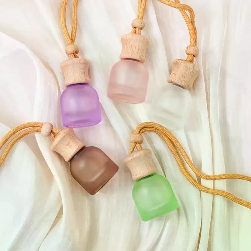 1Pcs Refillable Car Essential Oil Diffuser Bottle 11ml Empty Car Air Freshener Pendant Perfume Glass Bottle With Wooden Caps
