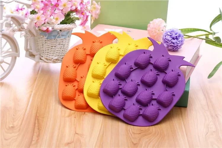 Colore casuale Forma di ananas Stampo per ghiaccio Bevanda Gelato Cubo Maker Bar Party Vassoio di ghiaccio Cubo Congelamento Stampo Cucina Bar Strumento PF 008