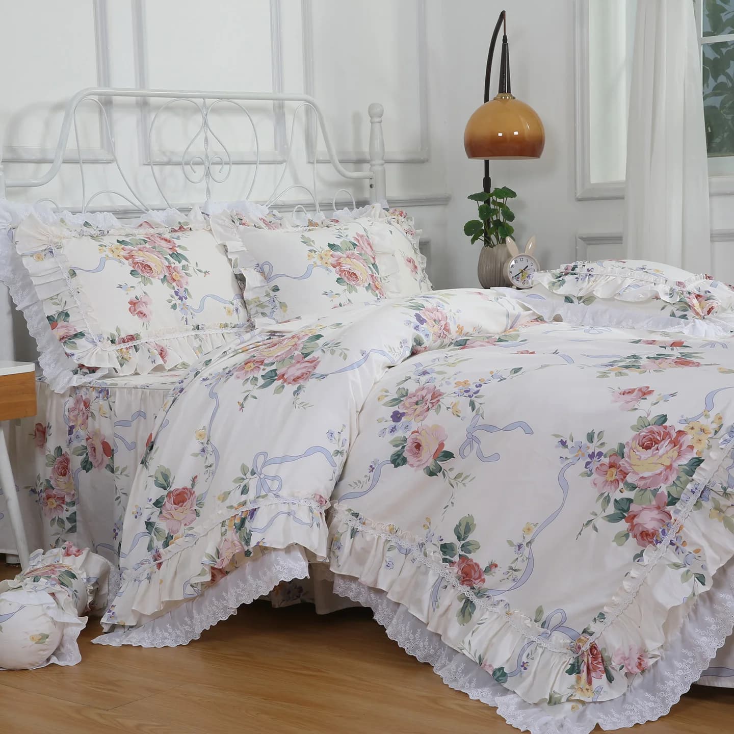 Nuovo set di biancheria da letto con design a volant in pizzo, set di biancheria da letto stampato con rose, set di biancheria da letto king size, copripiumino, set di biancheria da letto