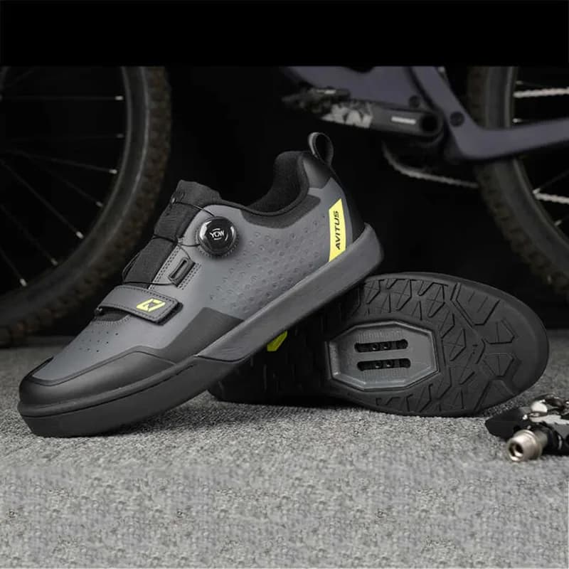 AVITUS Scarpa MTB da uomo con tacchetti SPD a 2 bulloni Suola in gomma per scarpe da ciclismo per mountain bike Downhill Enduro Ghia