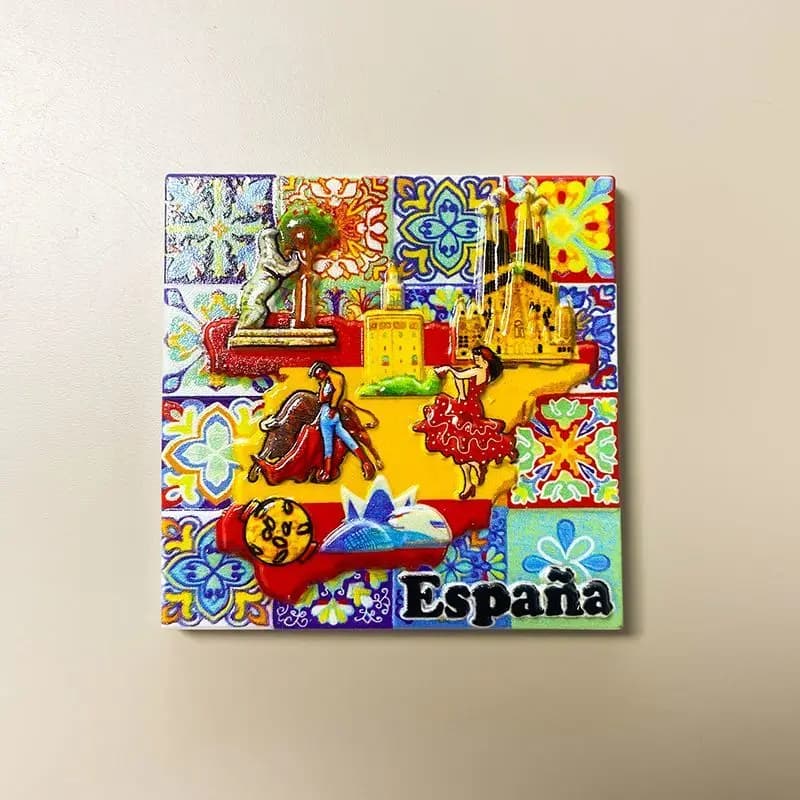 Souvenir turistici spagnoli, magneti per frigorifero, piastrelle decorative, decorazioni culturali e architettoniche, arte in resina.