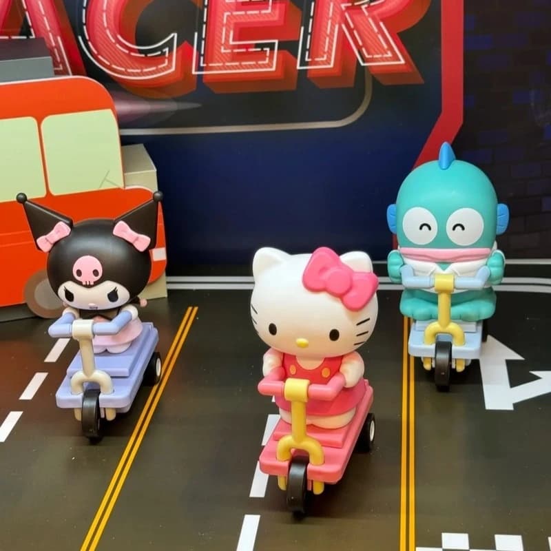 Originale cartone animato KT CAT personaggio scooter serie scatola cieca Kawaii Kuromi ufficio desktop arredamento carino scatola misteriosa giocattoli alla moda regali