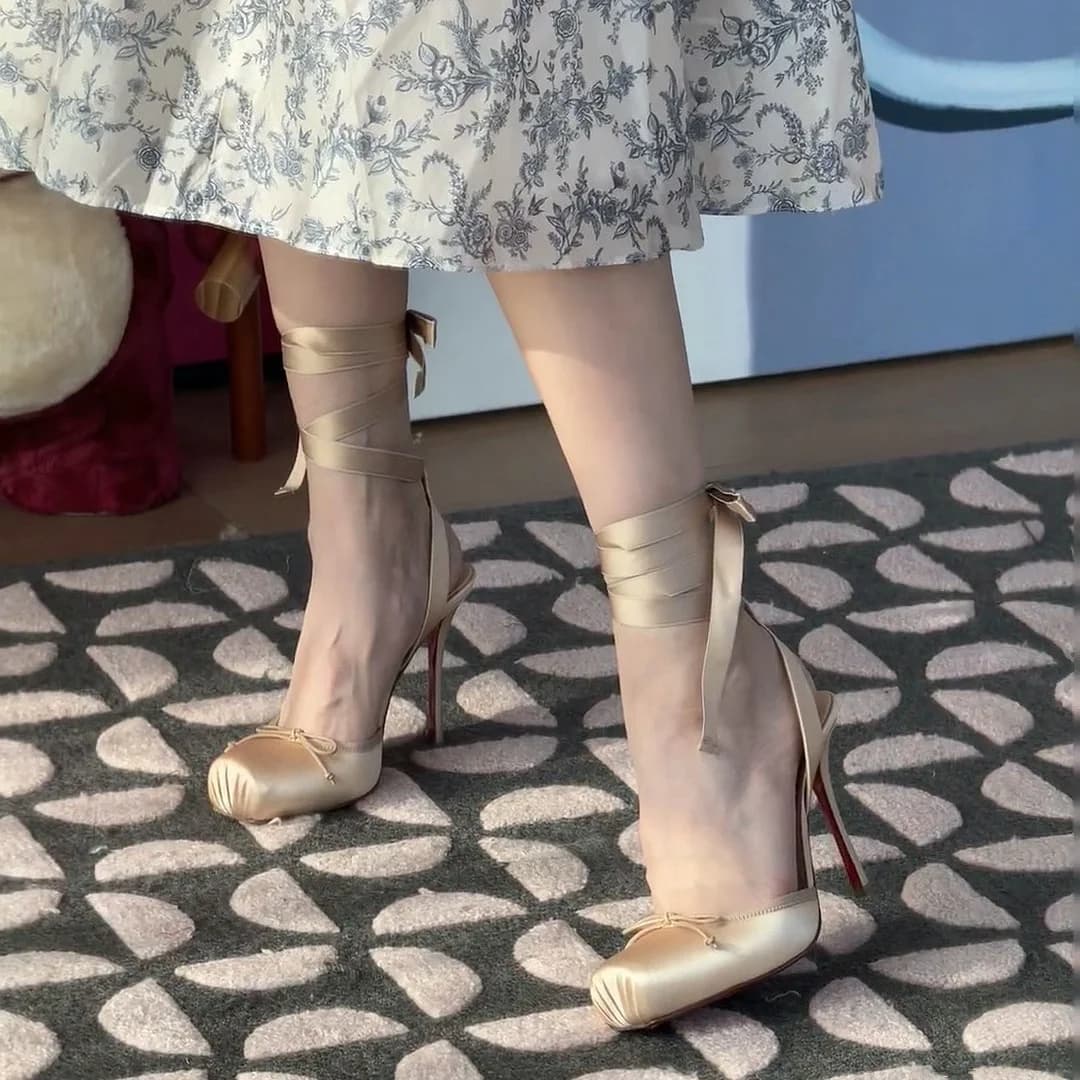 Scarpe da ballo stringate nere con fiocco e punta quadrata rosa, tacco a spillo, cinturino alla caviglia, slingback, eleganti, sexy, estive, da donna