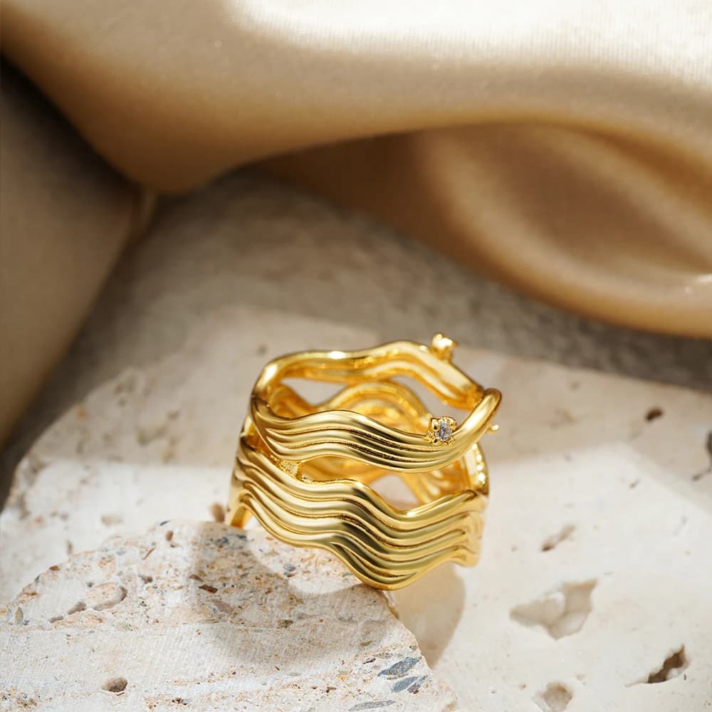 Vintage stainless steel double-layer threaded open ring suitable for women's luxurious open wave design