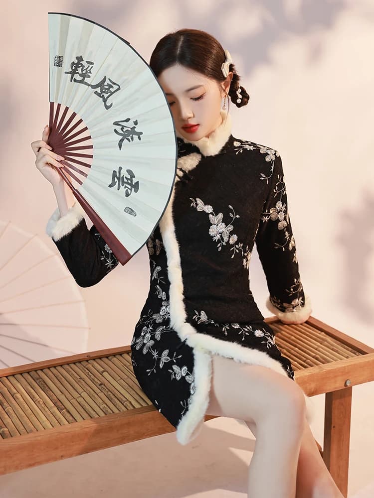 Improved Thickened Embroidered Women's Coat Black Fleece Winter New Style Chinese Small Size Jacket Floral Pattern