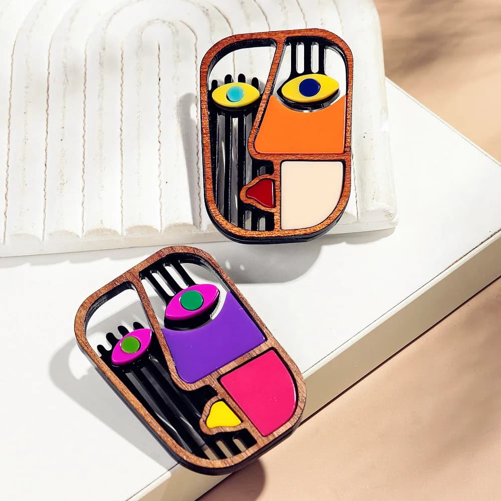 New Abstract Man Face Shape Acrylic Wood Spill for Women HipHop Geometric Mask Distinctive Accessories Creative Jewelry Gift