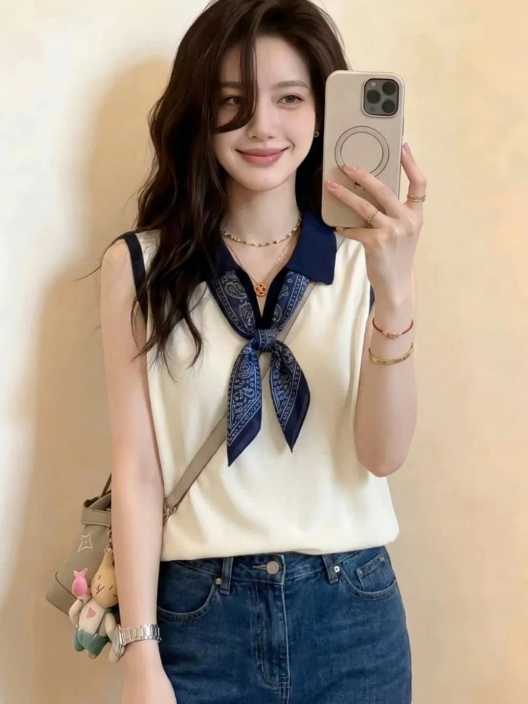 Unique Stylish Age-Defying Summer Neck Silk Scarf Tieless Sleeveless T-Shirt Women's Fashionable Standard Fit Knitted Top