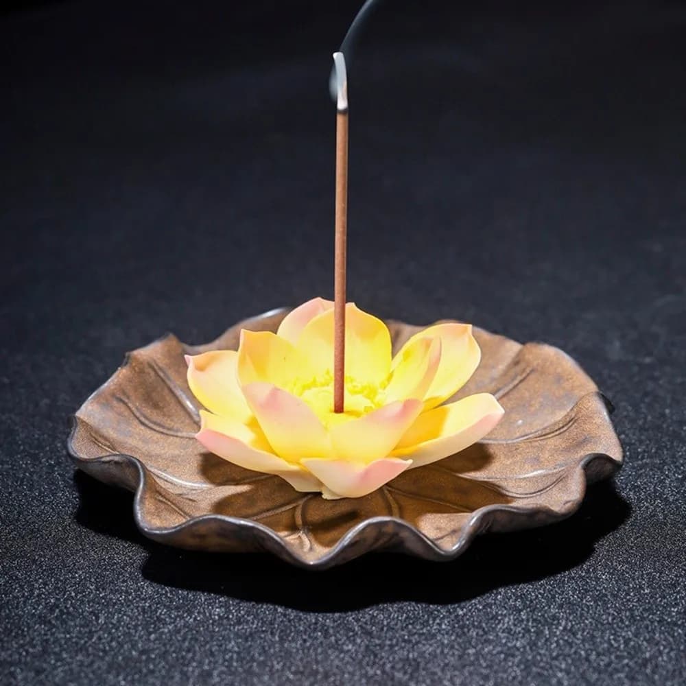 Zen Chinese Style Lotus Incense Burner Ceramics Desk Decor Lotus Censer Holder Sleep Aid Ornament Incense Stick Burner