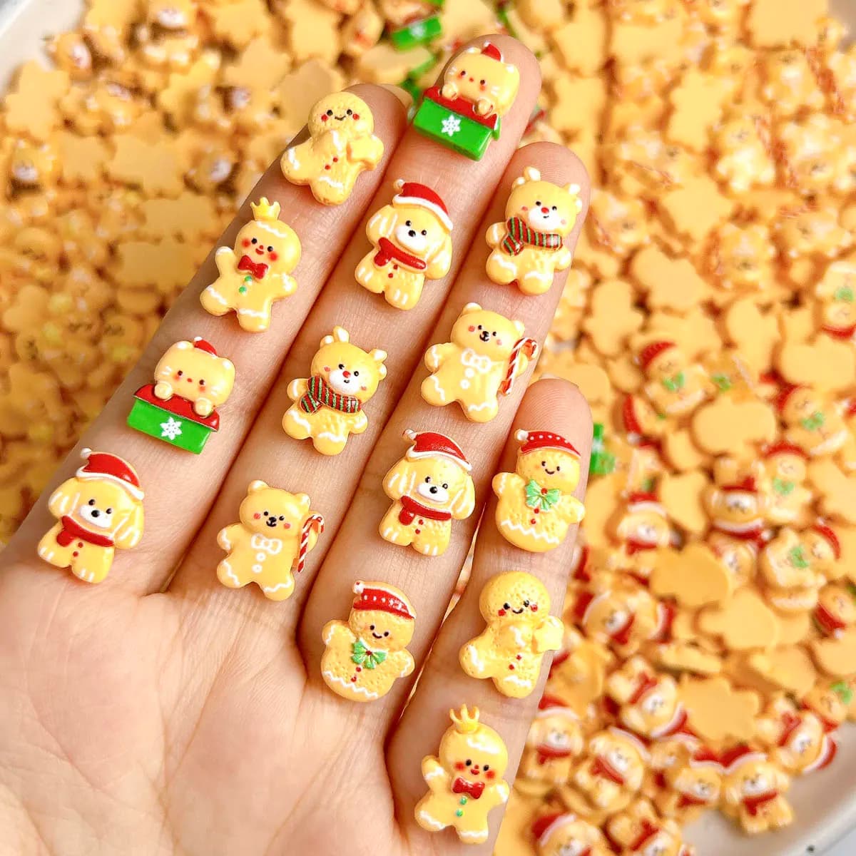 20 pz Kawaii Natale Gingerbread Man Alce Resina Pendenti E Ciondoli Per Unghie Cartone Animato Creativo Orso Giallo Pupazzo di Neve Unghie artistiche Decorazioni Unghie FAI DA TE