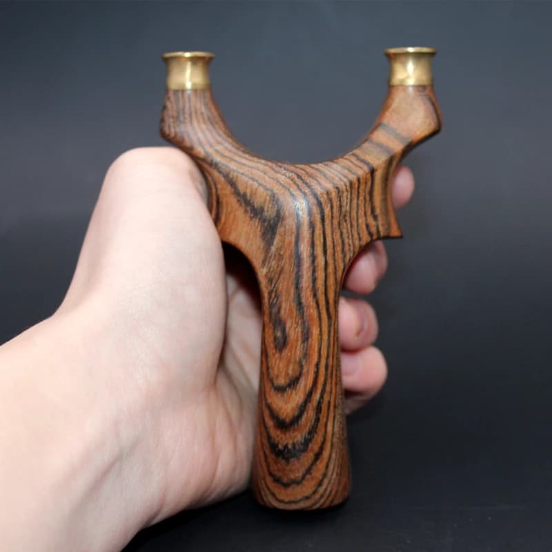 Solido legno di sandalo rosso Slingshot a stampa rapida libero legato sentire re caccia competitiva all'aperto fionda fionda testa di rame fionda