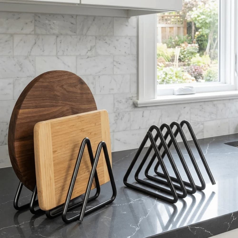 Iron Cutting Board Storage Rack Triangular 4-Slot Pot Lid Storage Rack Rust-proof Space Saving Cutting Board Holder for Kitchen