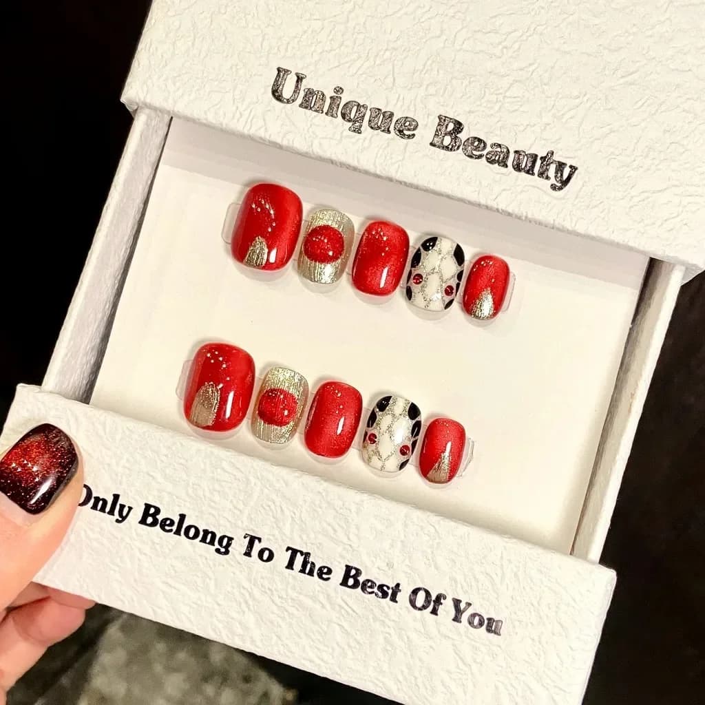 10PCS Red Medusa New Year Handmade Press On Nails Red Spice Girls Short Fake Nails Christmas Festive Artificial Nail Art