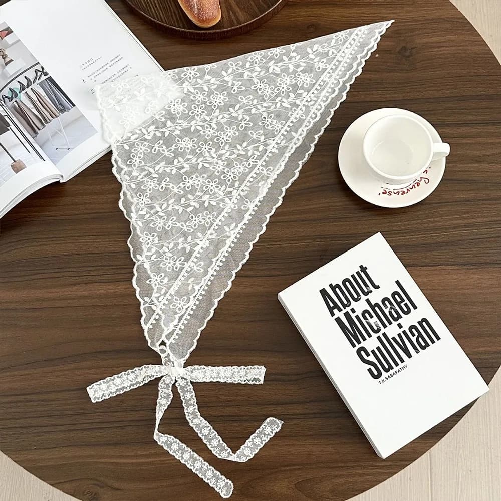Foulard triangolare in pizzo ricamato bianco traforato, sciarpa per capelli, copricapo, gonna a trama floreale in stile pastorale