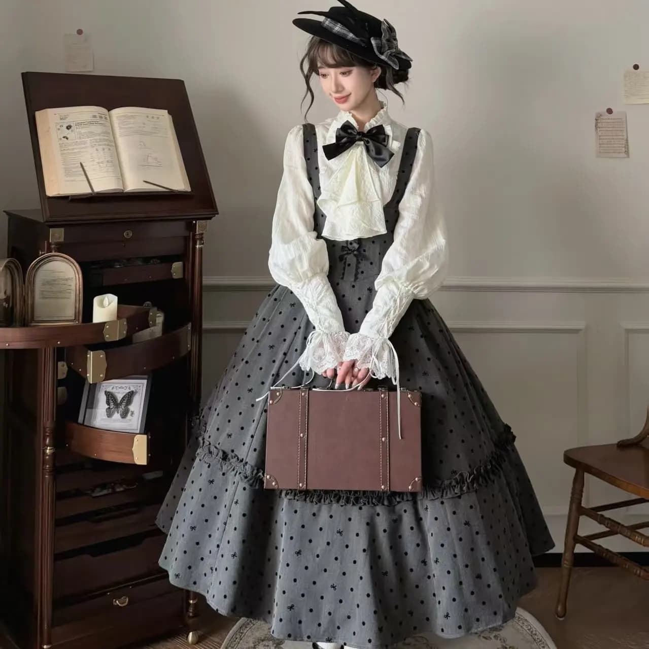 MAGOGO Original Elegant Classical Retro French Cla Fishbone Breast Support Lolita Strap Dress Set