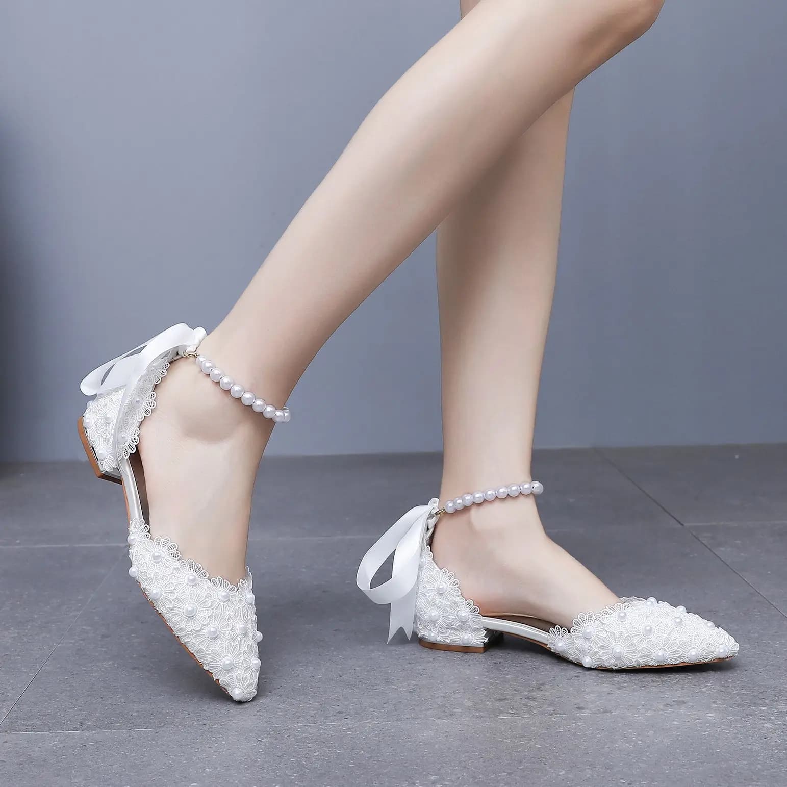 Crystal Queen Fashion Sexy Elegant High Heels Ankle Strap Party Sandals Women White Pearl Rhinestone Lace Wedding Shoes