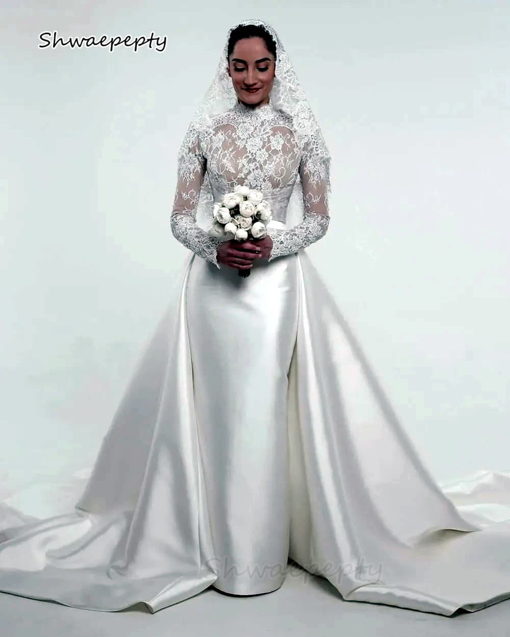 Abito da sposa 2 in 1 con strascico staccabile in pizzo maniche lunghe collo alto tubino in raso abito da sposa personalizzato