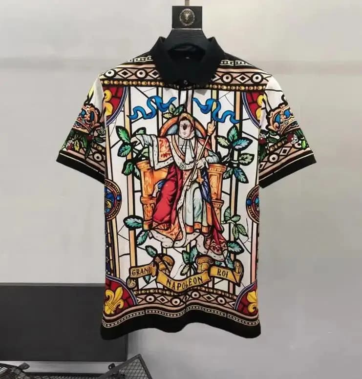 T-shirt con stampa di personaggi dei cartoni animati alla moda a maniche corte con risvolto nuovo estivo 2024 da uomo europeo e americano