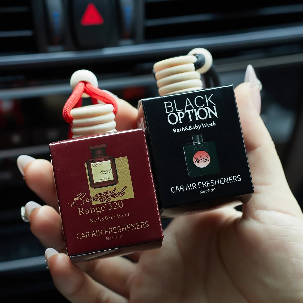 Profumo per auto, una fragranza per interni auto, un deodorante per auto a lunga durata, mantiene un'atmosfera affascinante e fresca.