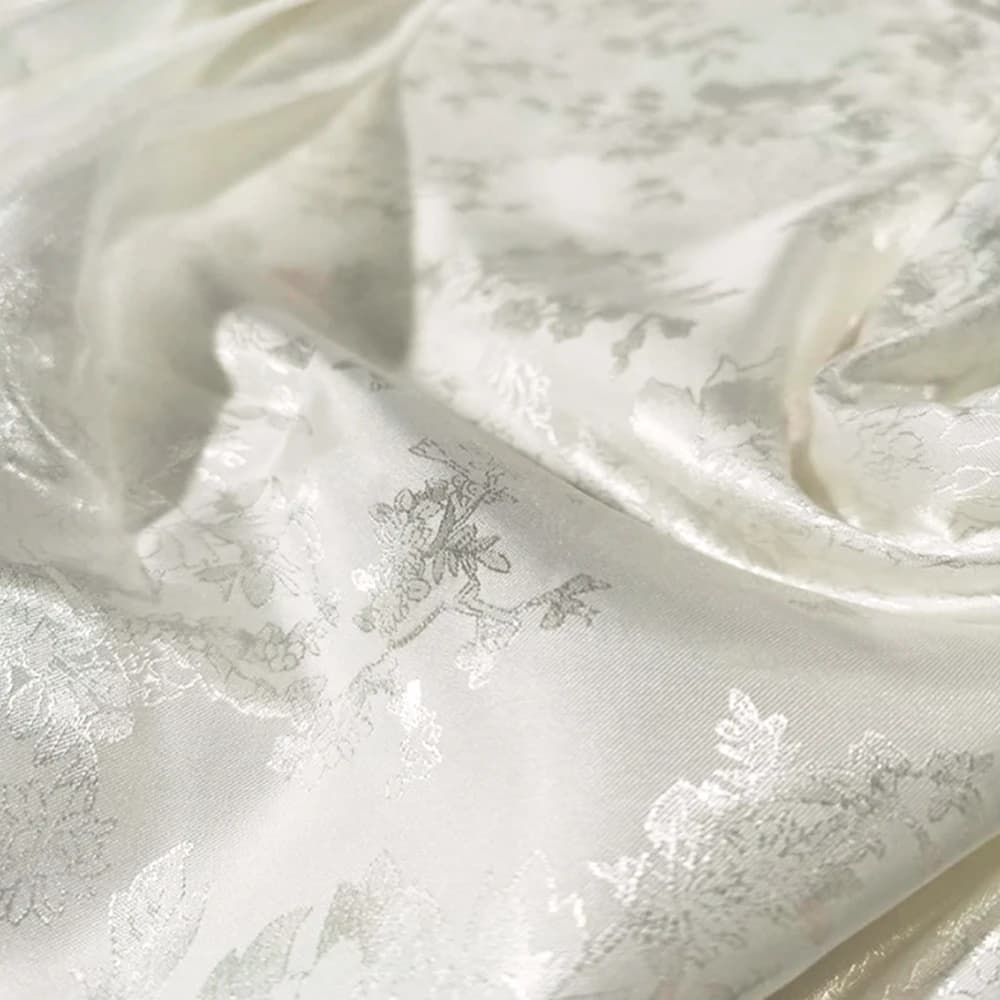 1 metro x 1,48 metri elegante tessuto di raso jacquard bianco naturale materiale morbido in poliestere per fodera kimono sciarpa