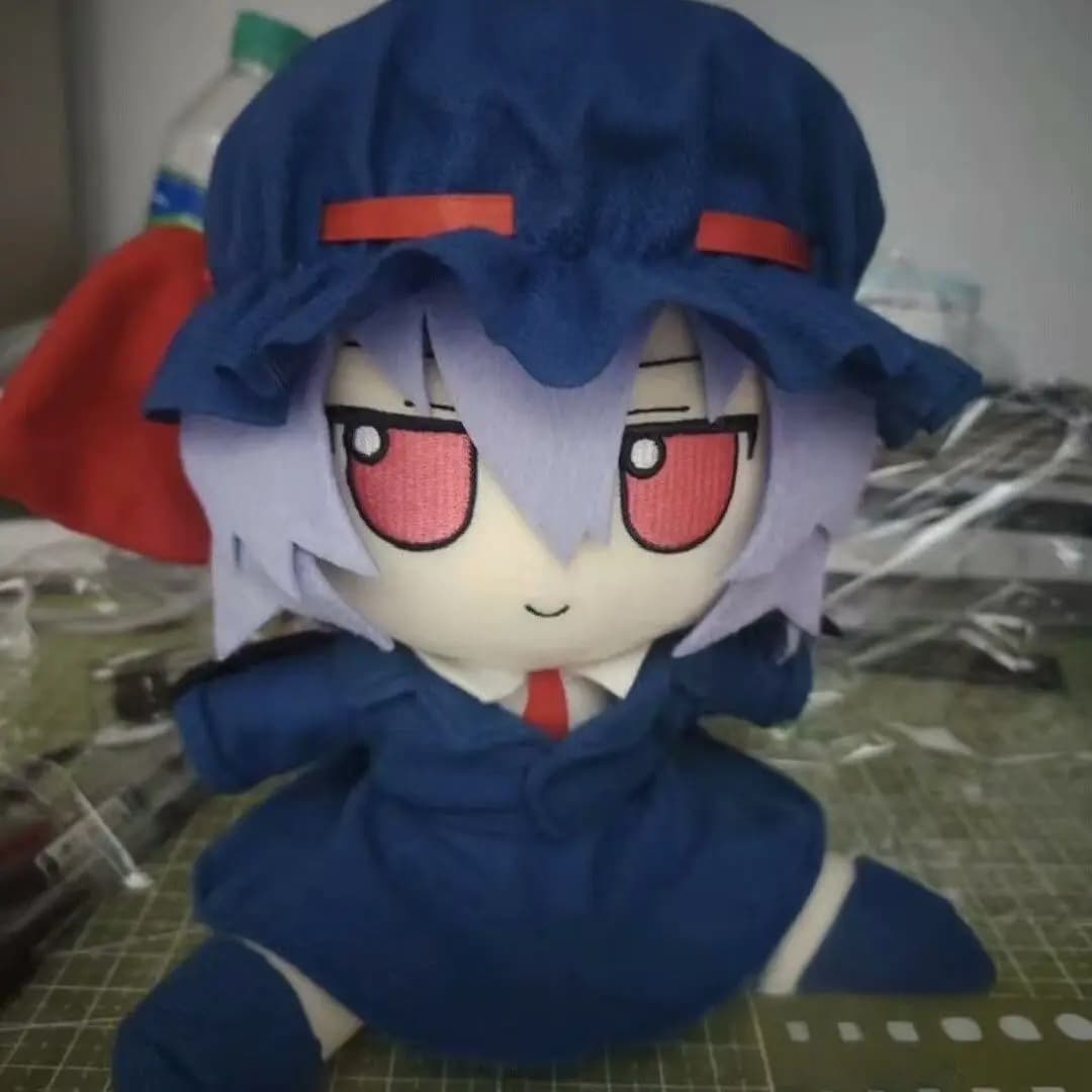 Peluche Anime Touhou Project Remilia Scarlet, Bambola Imbottita in Cotone, Bambola da Vestire, Regalo di Compleanno Carino