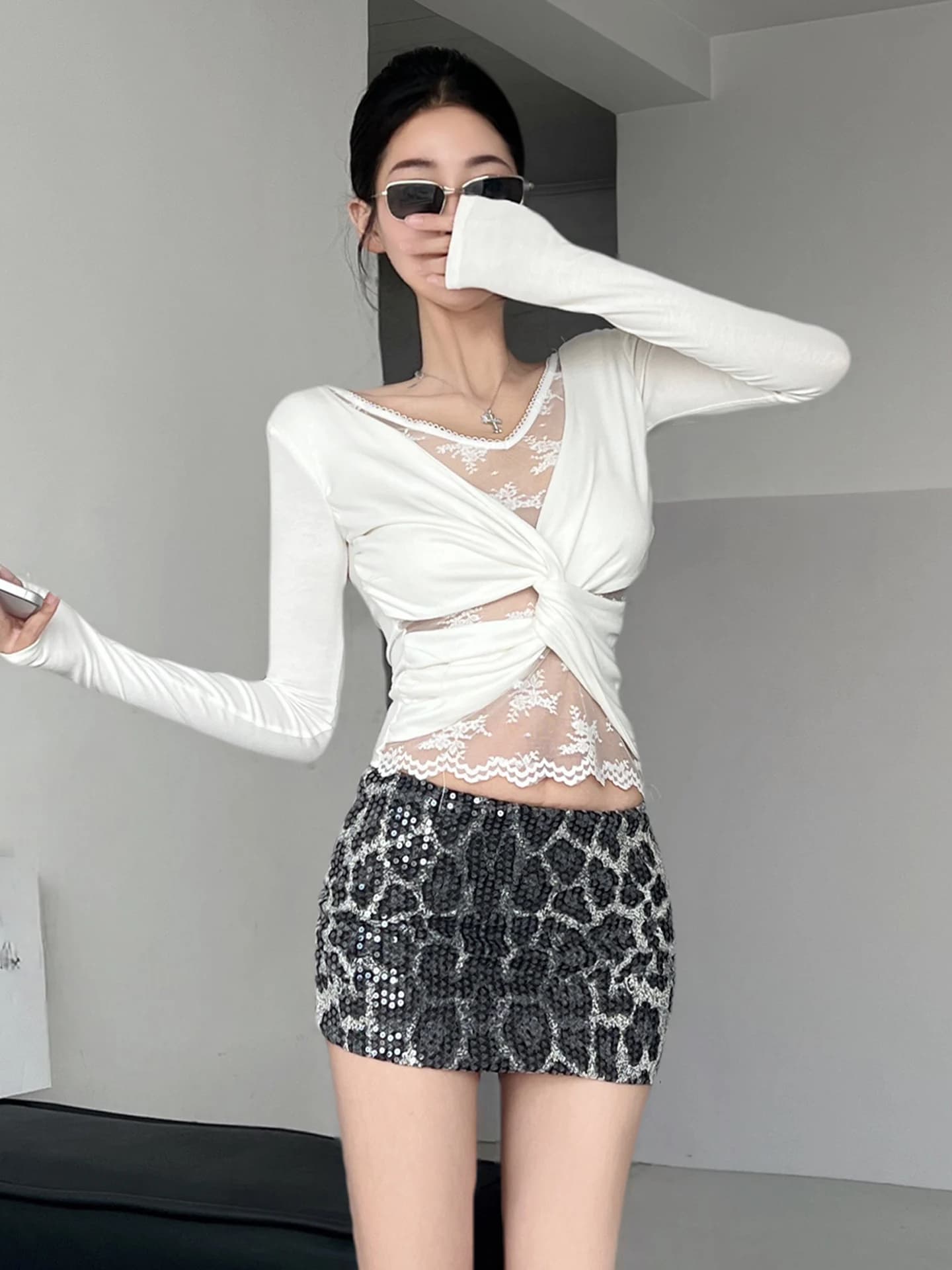Sexy Short Skirt with Flashing Sequins Retro Leopard Print Anti-Light Low Waist Bodycon for Young Girls And Women