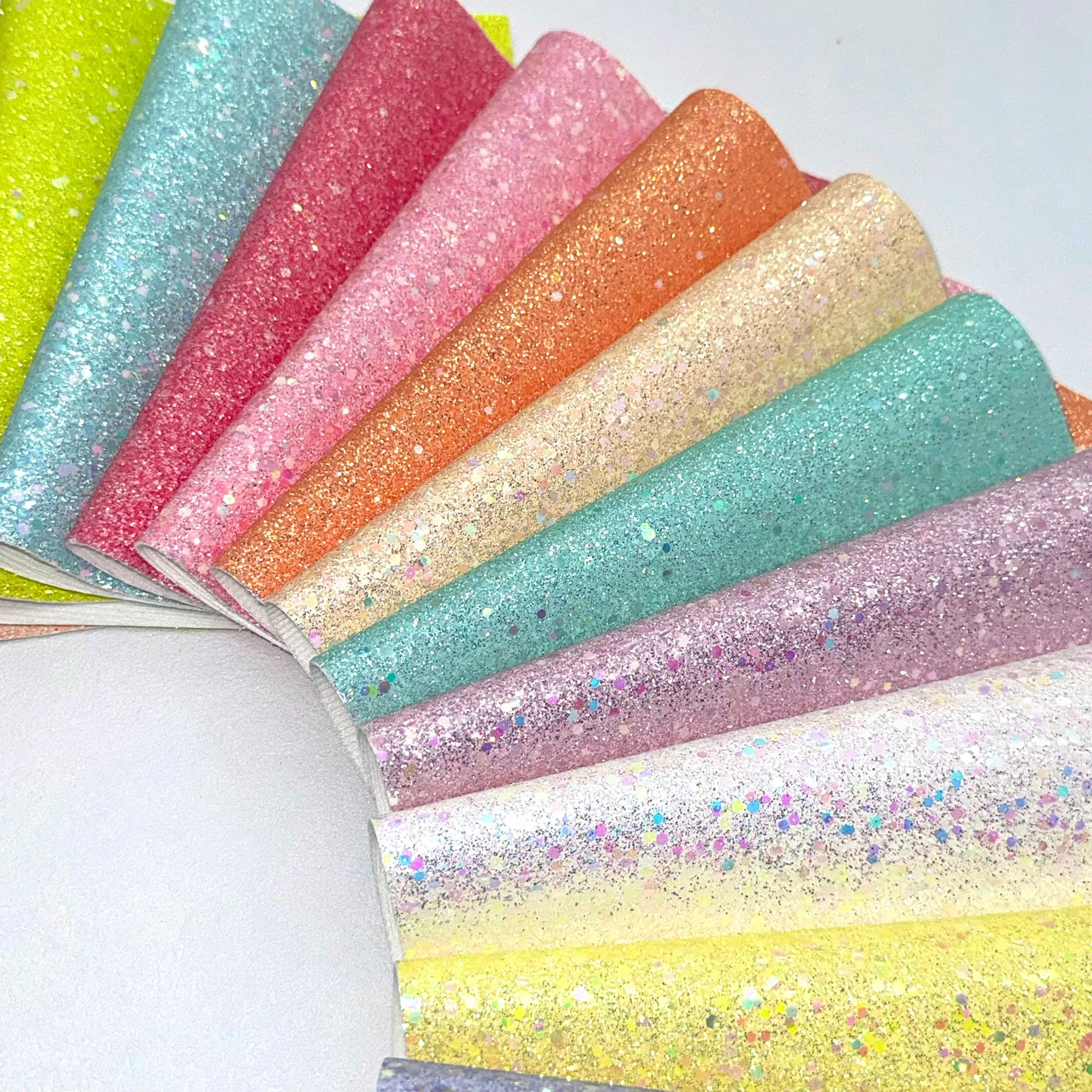 1 Pezzo di Pelle Sintetica Glitterata 20*33cm (7.7x12.9 Pollici), Tinta Unita con Paillettes, Tessuto in Finta Pelle