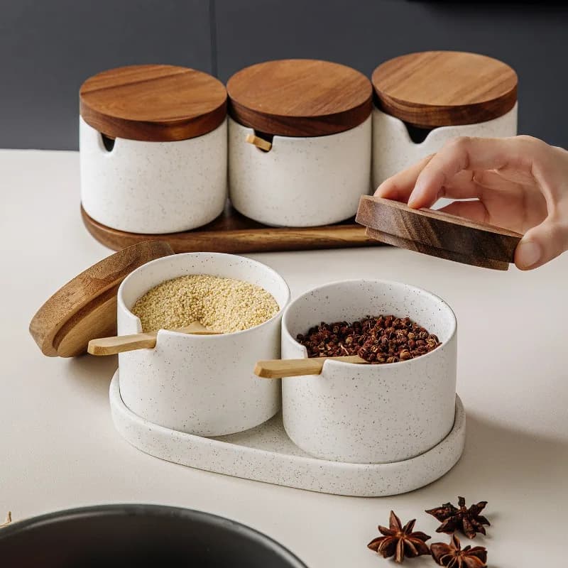 Set combinato di barattoli di spezie in ceramica Squisito barattoli di peperoncino in ceramica per sale, zucchero, salsa di soia e bottiglie di aceto Scatola di spezie per la casa con coperchio