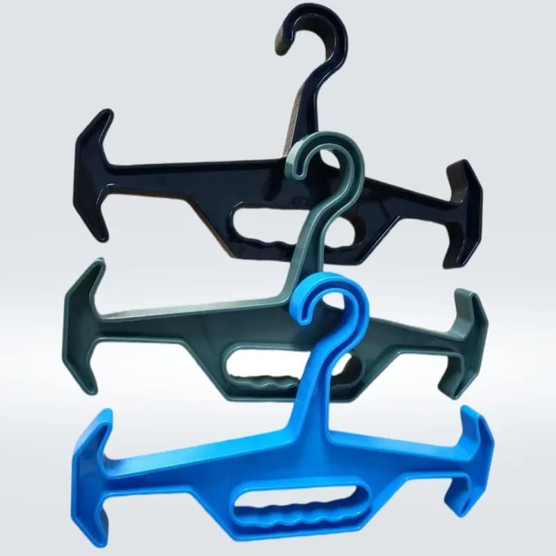 Anti-slip thick plastic clothes rack for multi-functional portable subsuit for home