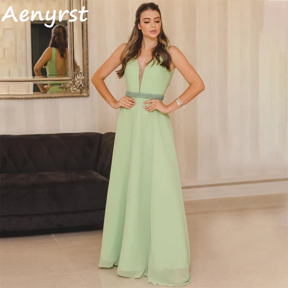 Aenyrst Semplice verde scollo a V una linea abiti da ballo in chiffon con cinturino per spaghetti aperto sul retro abiti da sera lunghezza pavimento abito da festa