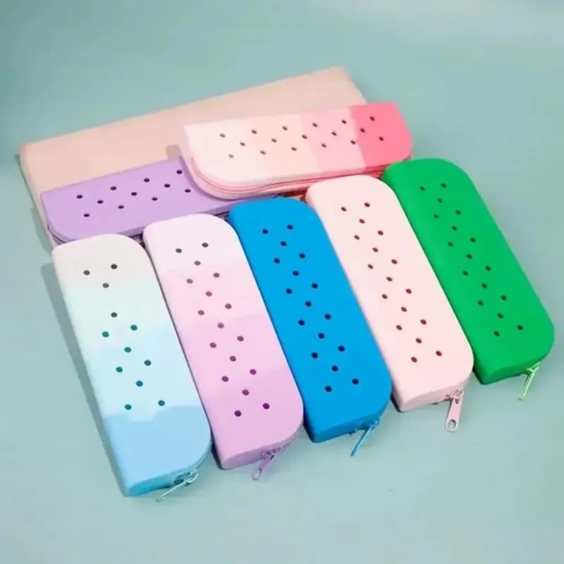 Astuccio in Silicone con Fori Eleganti, Borsa Morbida con Cerniera, Leggera e Impermeabile per Cancelleria, Ideale per la Scuola