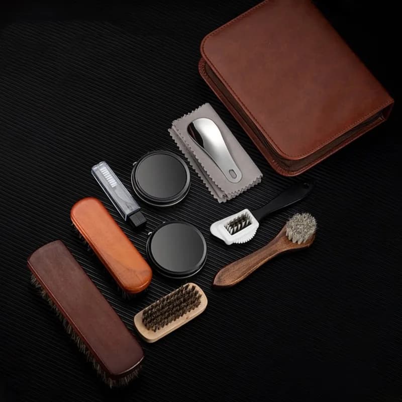 Kit Lucidascarpe Deluxe LLCS - Kit Portatile per Lucidare le Scarpe con Spazzola in Crine di Cavallo Genuino, Lucido Nero e Lucido Trasparente