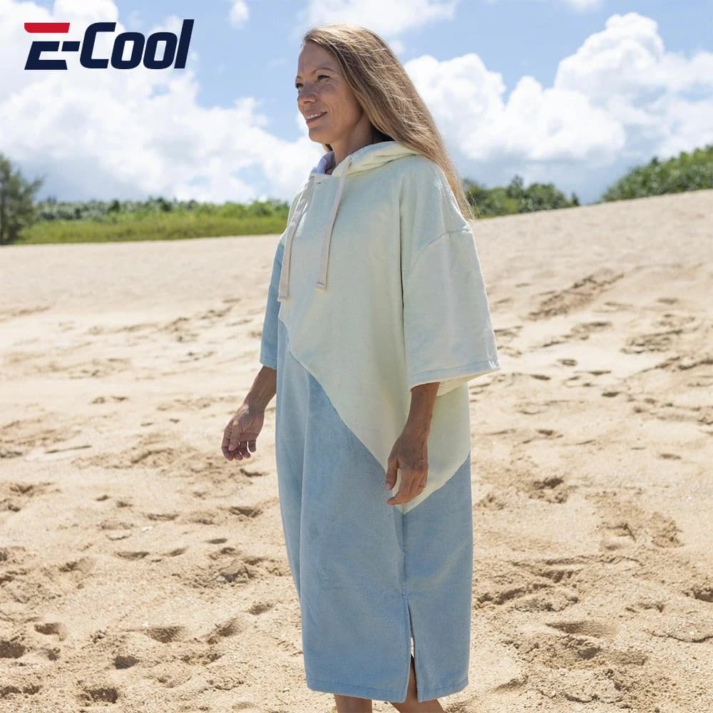Surf poncho Towel Bathrobe with hood Microfiber beach towel Adult swim towel 75 * 110 cm
