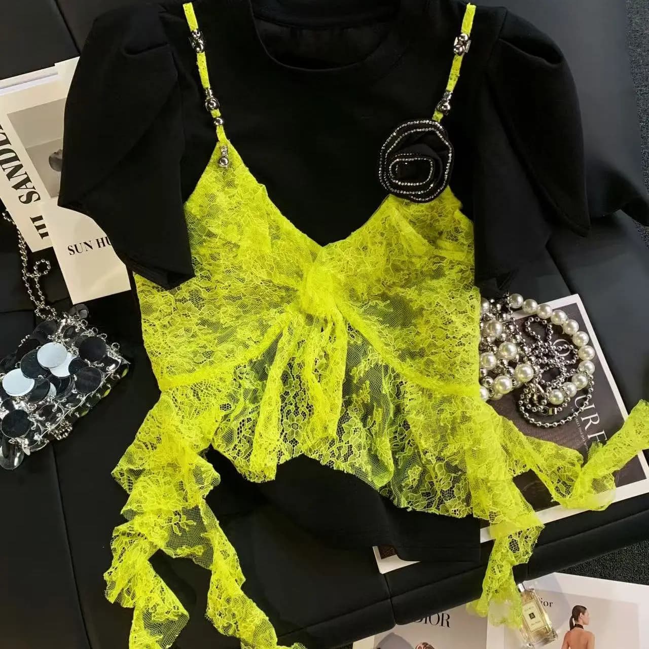 2025 New fashionable summer top, two-piece fake T-shirt, slim short-sleeved shirt patchwork with green lace tassel for women