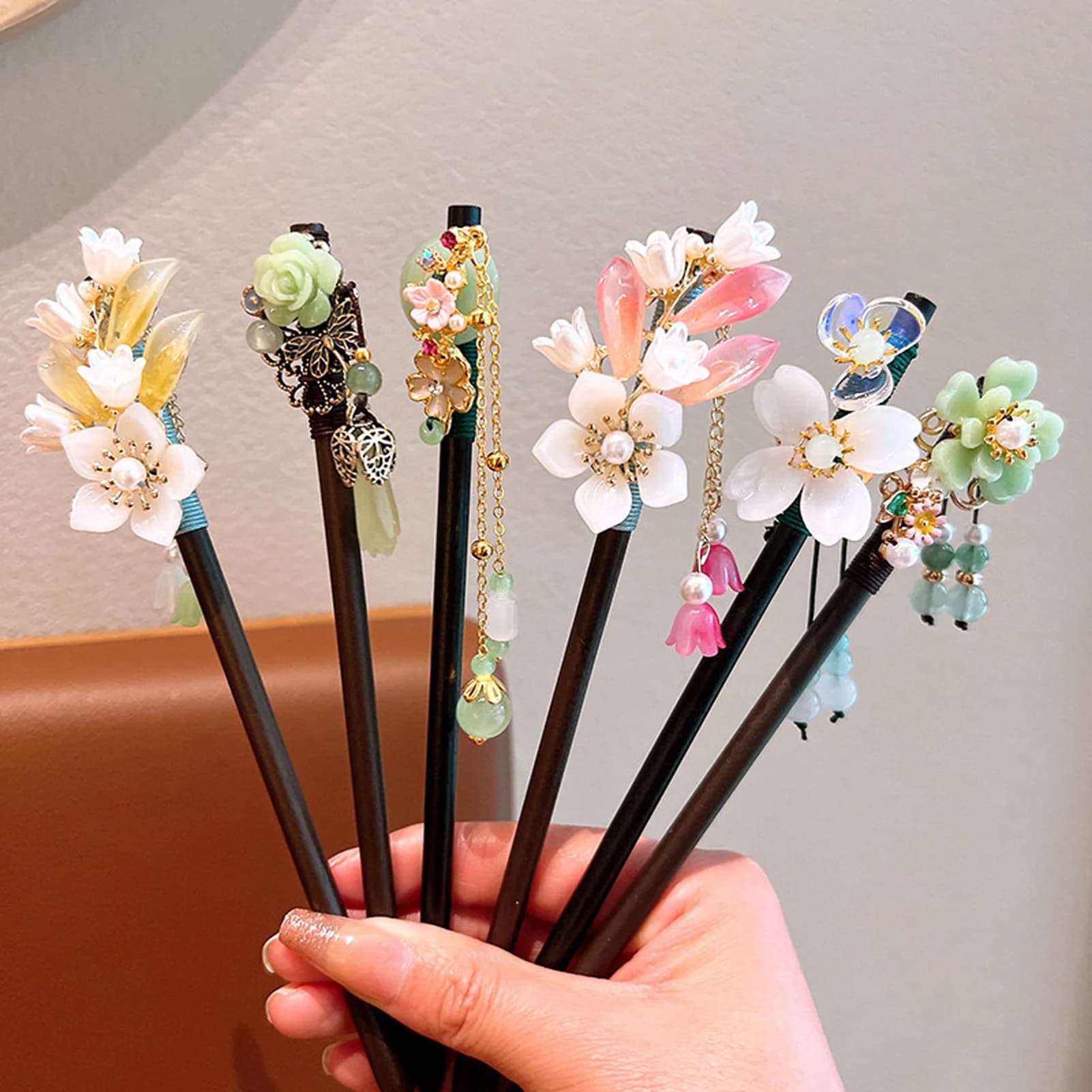 Fermaglio per capelli con nappe floreali in stile cinese, elegante forcina in legno con decorazioni floreali, accessorio trendy per capelli, fermaglio per capelli per ragazze, accessori per capelli per la vita quotidiana