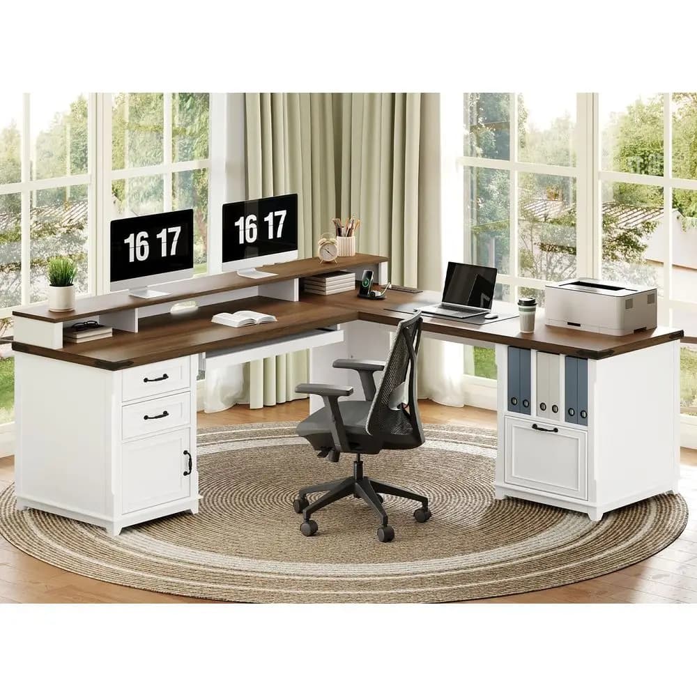 Scrivania direzionale a L RAEND Armhouse da 69 pollici con sedia, scrivania per ufficio domestico con stazione di ricarica, scrivania per computer con supporto per monitor, con cestino