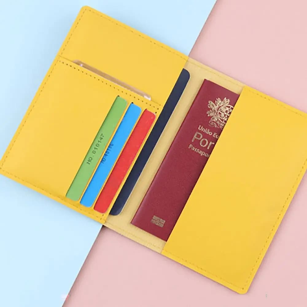 Custodia per passaporto in morbida pelle PU Porta carte multifunzione in tinta unita Portamonete ultra sottile da esterno