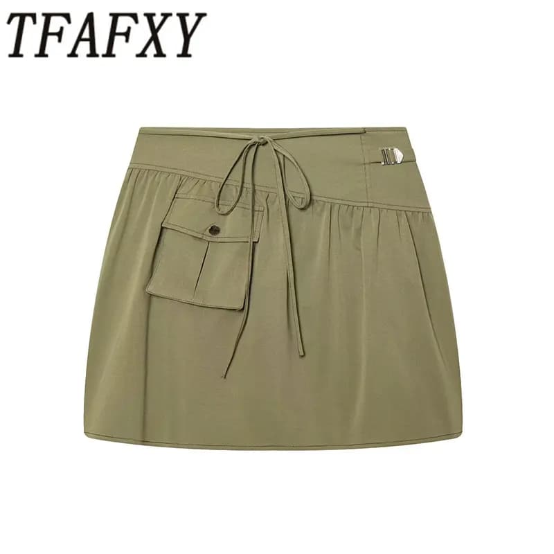 TFAFXY 2026 Spring Vintage Casual Women Skirt Solid Zipper Slim Short Skirt New Fashion Summer Holiday Mini Female Skirt